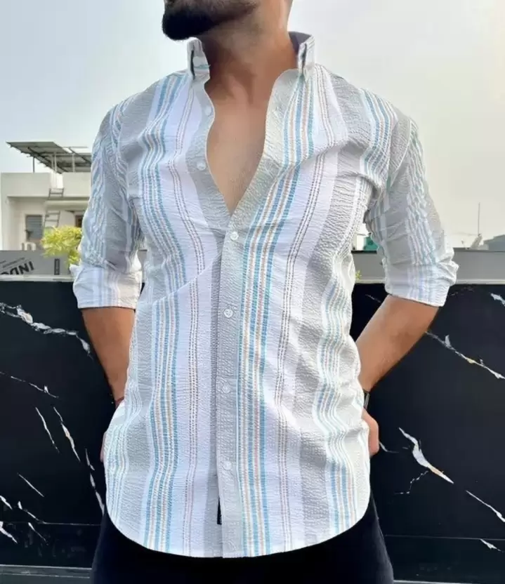 Men Regular Fit Striped Spread Collar Casual Shirt